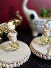 Load image into Gallery viewer, Spicy Oud Car Diffuser
